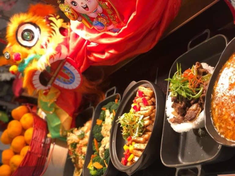 Chinese New Year Eve Reunion Dinner Buffet at Makan Kitchen DoubleTree